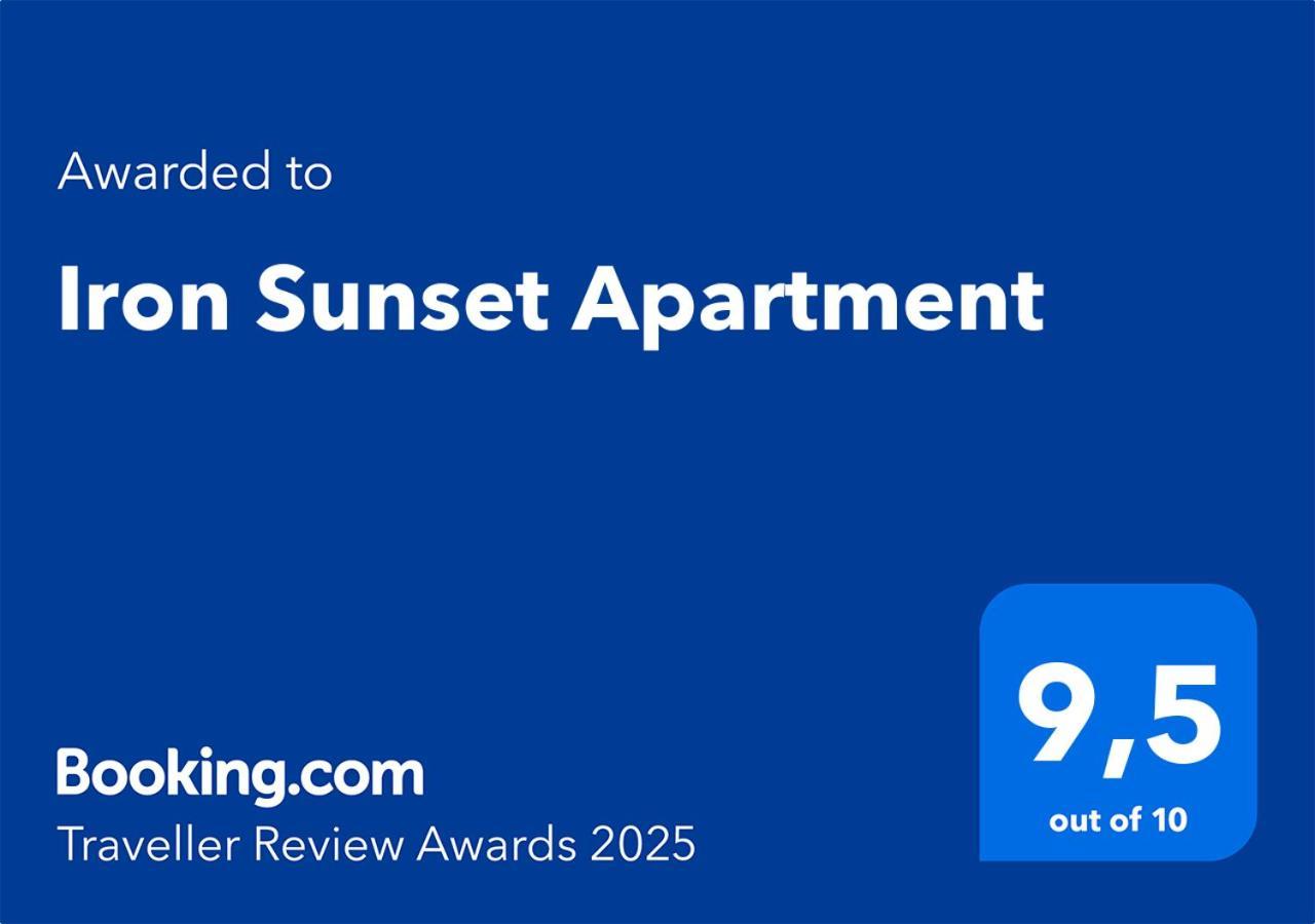 Iron Sunset Apartment Varsavia Esterno foto